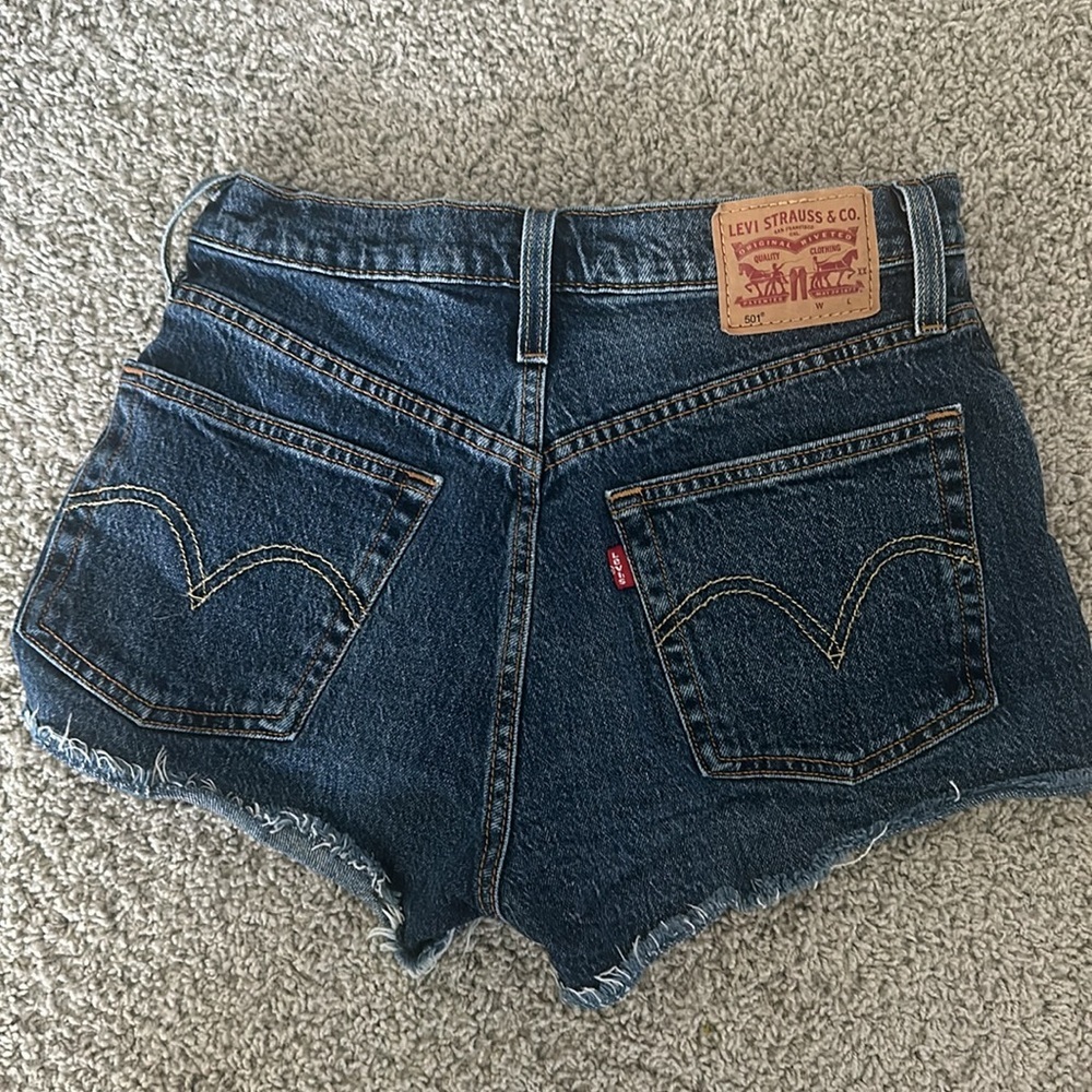 Levi's Women's 501 Original Shorts - Picture 5 of 6